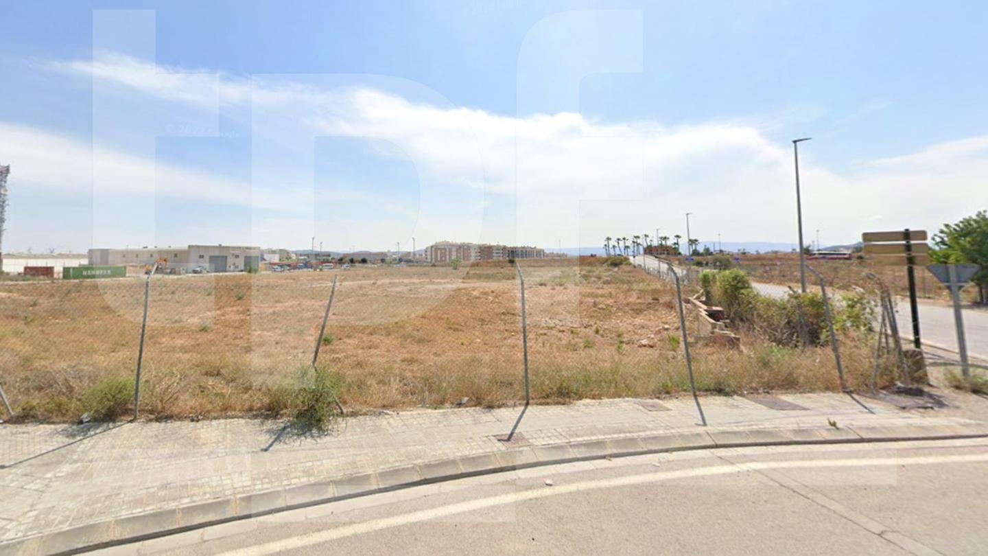 Suelo industrial de 15.000 m² en La Pobla de Vallbona