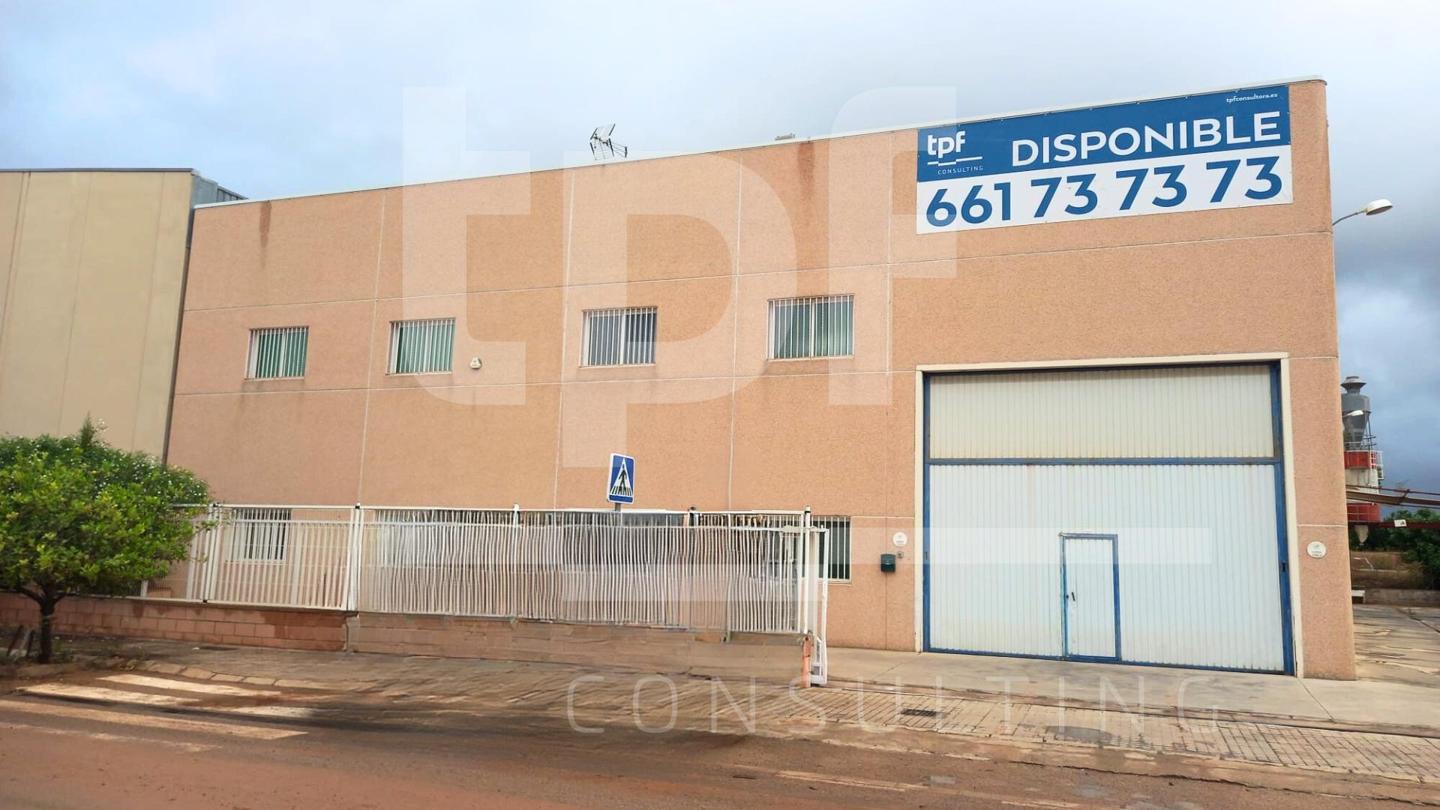 Nave industrial de 1.635 m² en Moncada