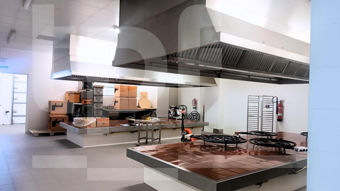 Nave de 927 m² en L’Alcúdia | Cocina industrial central