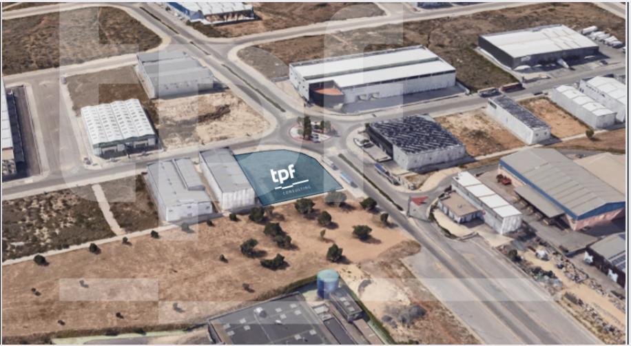 Suelo industrial de 2.668 m² en Picassent