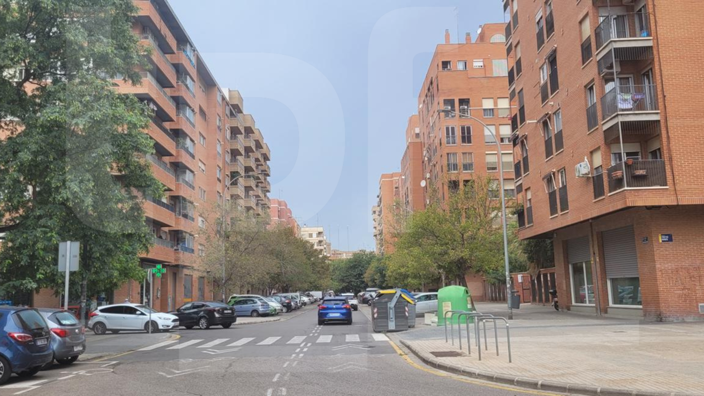 Local comercial de 369 m² en Av. del Cid