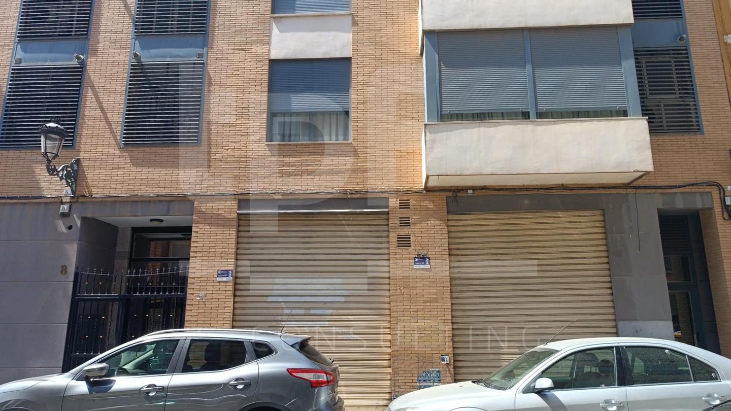 Local comercial de 223 m² en Valencia
