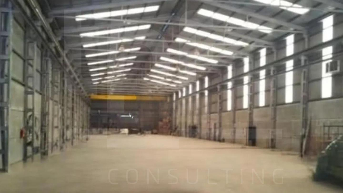 Nave industrial de 2.500 m² en Chiva (Valencia)