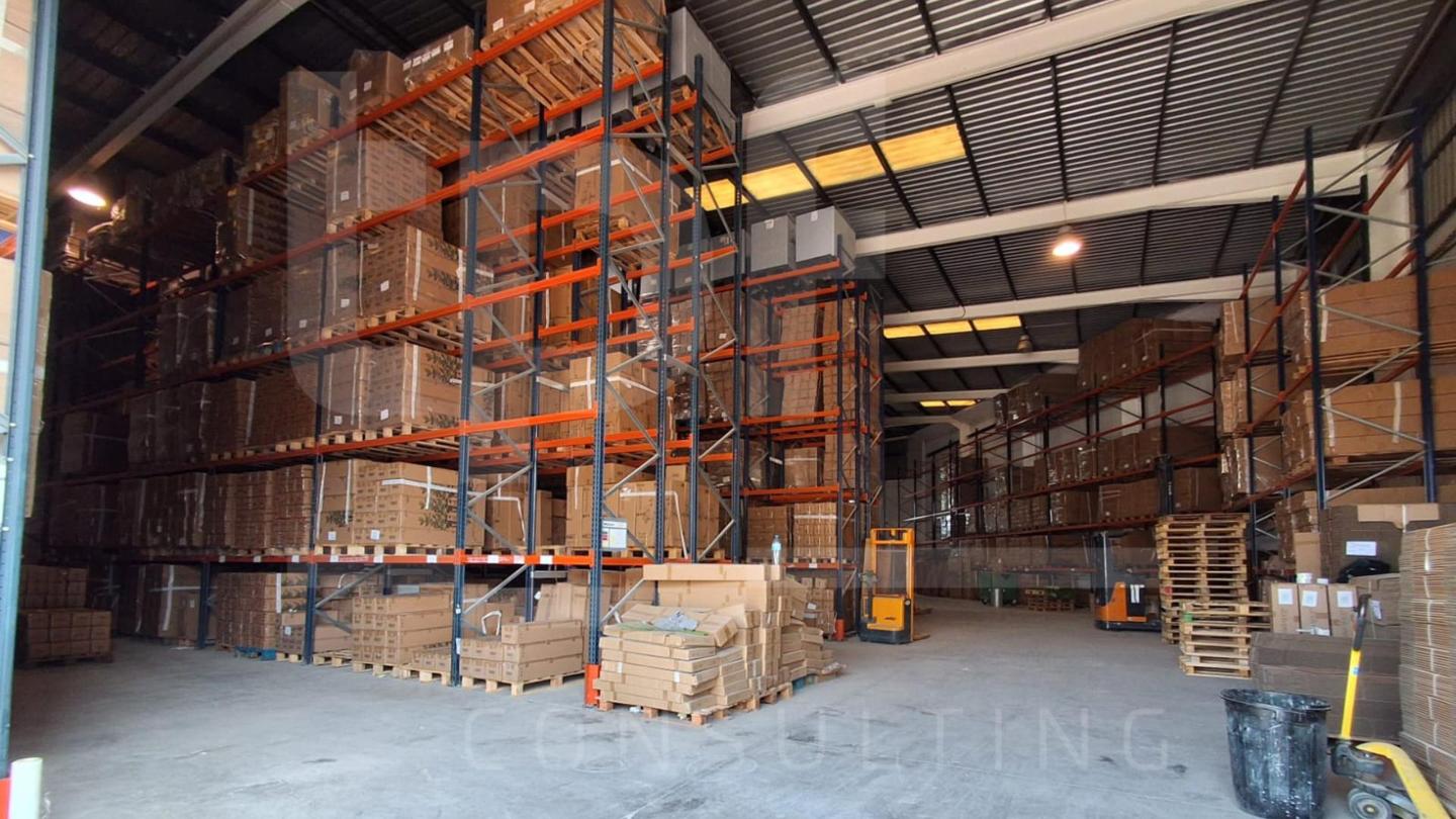 Nave industrial de 1.330 m² en Alberic (Valencia)