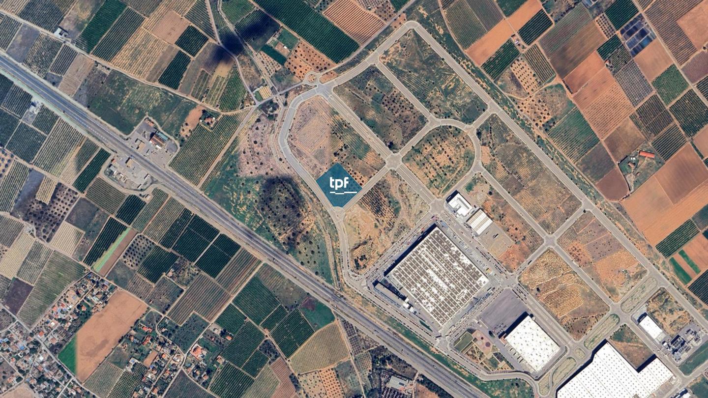 Suelo industrial de 9.026 m² en Llíria (Valencia)