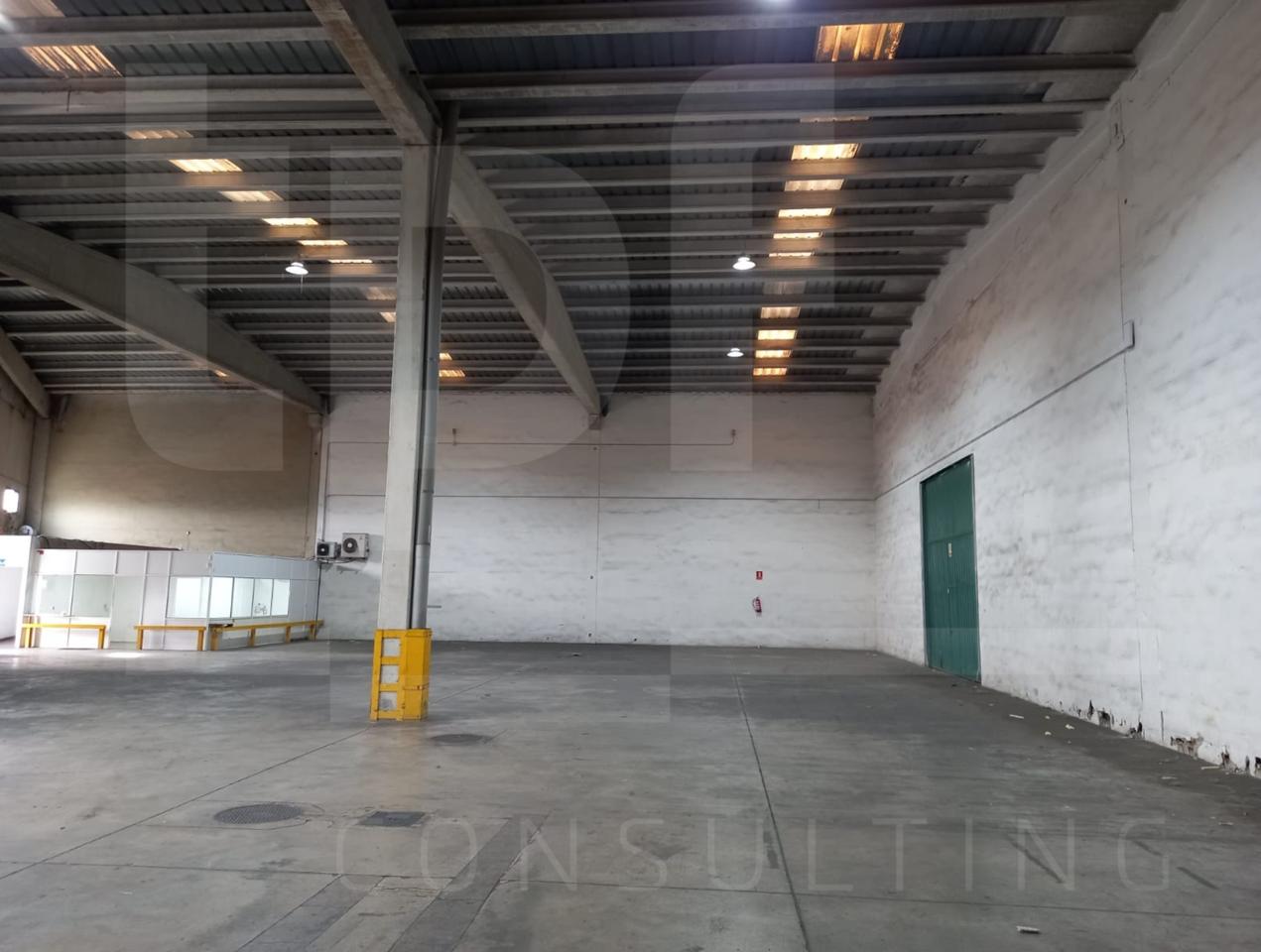 Nave logística de 820 m² en Riba-roja (Valencia)