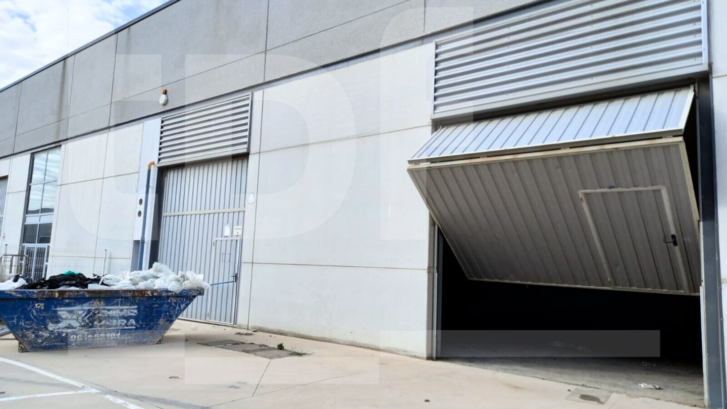 Nave Industrial de 1.419 m² en Riba-roja de Túria