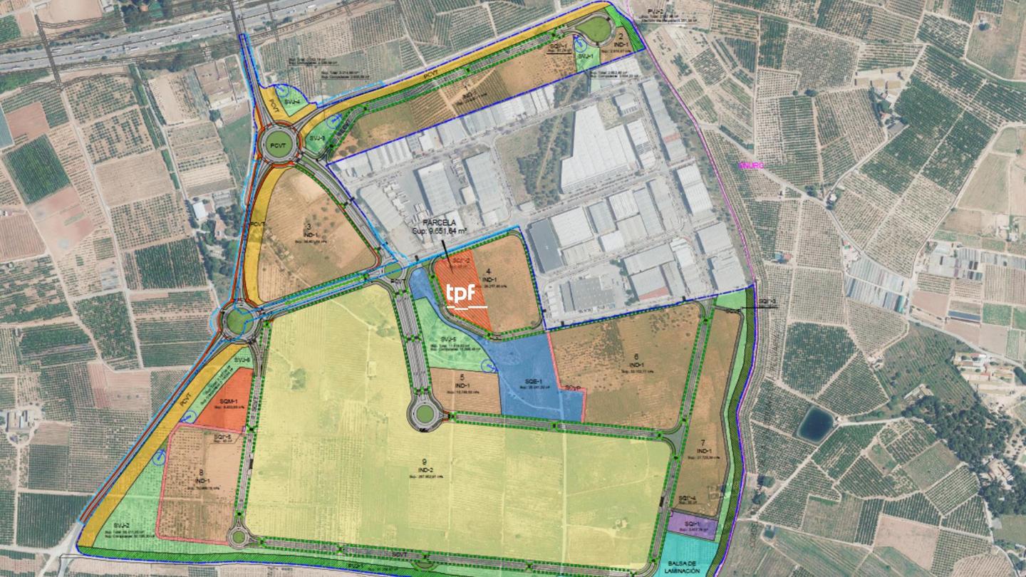 Suelo industrial de 10.000 m² en Moncada