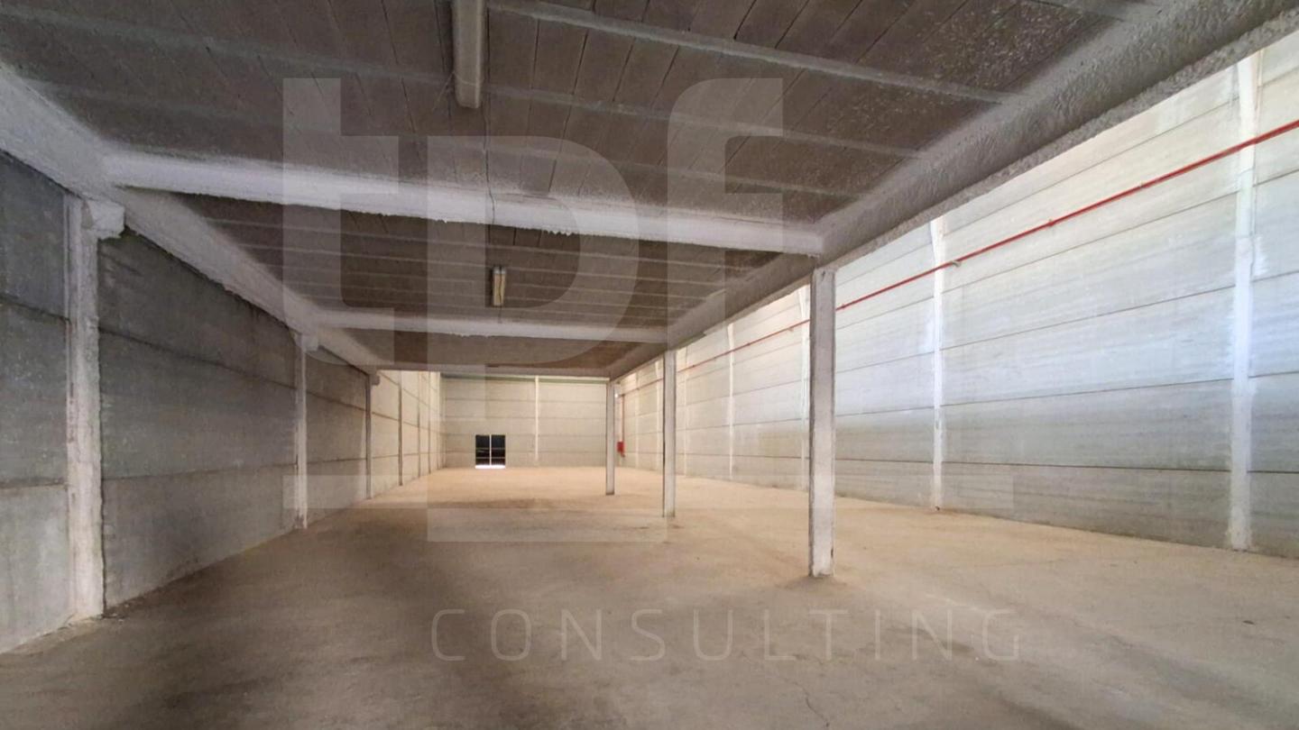Nave industrial de 755 m² en Loriguilla (Valencia)