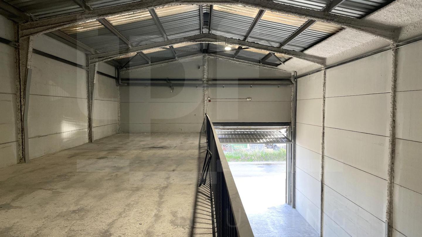 Nave industrial de 300 m² en Quart de Poblet (Valencia)