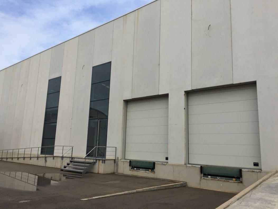 Nave logística de 3.779 m² en Museros