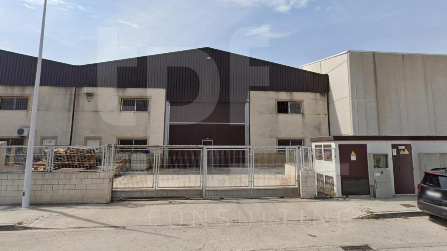 Nave industrial de 379 m² en Riba-roja (Valencia)