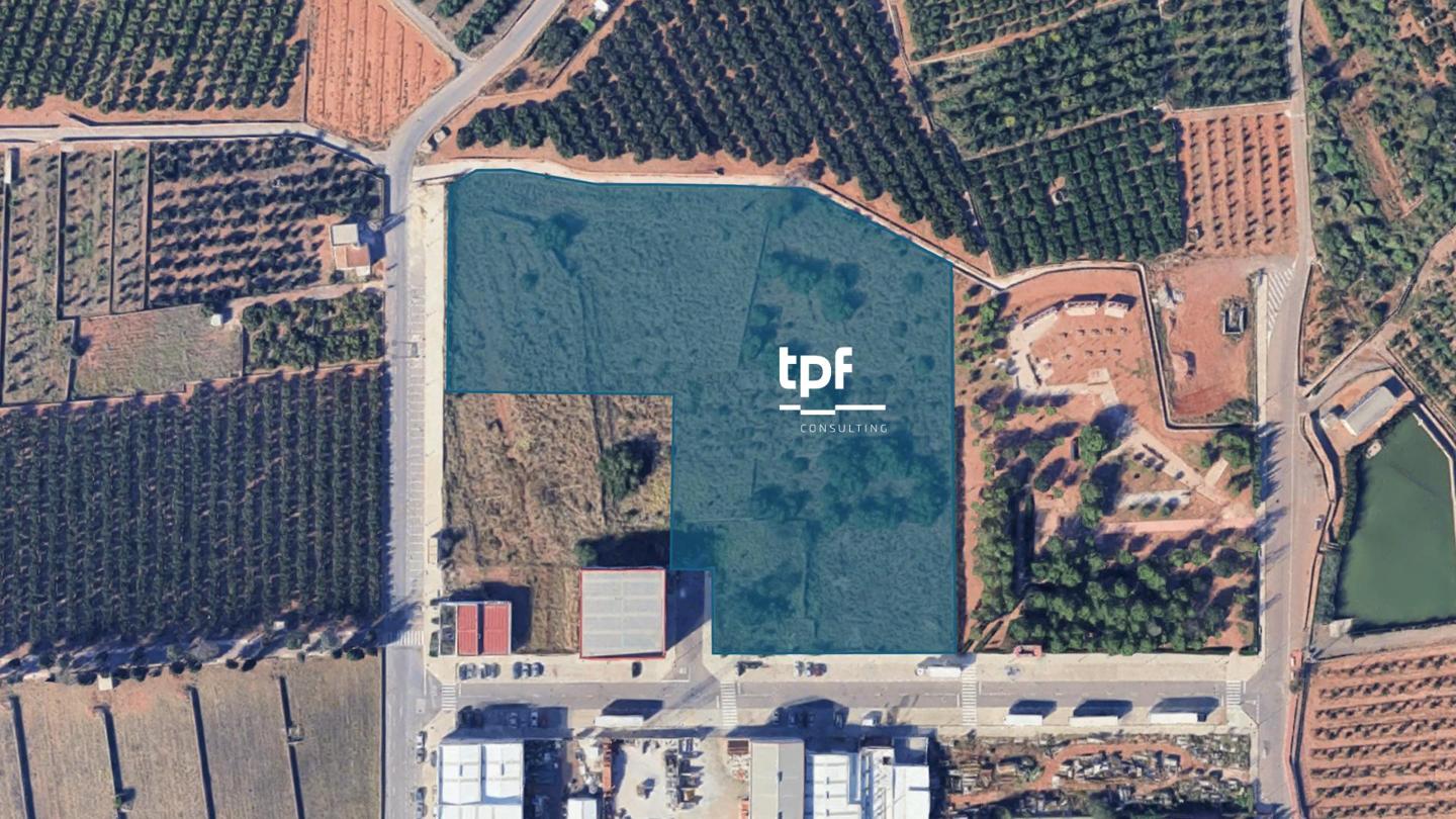 Suelo industrial de 14.046 m² en Benifairó de les Valls (Valencia)